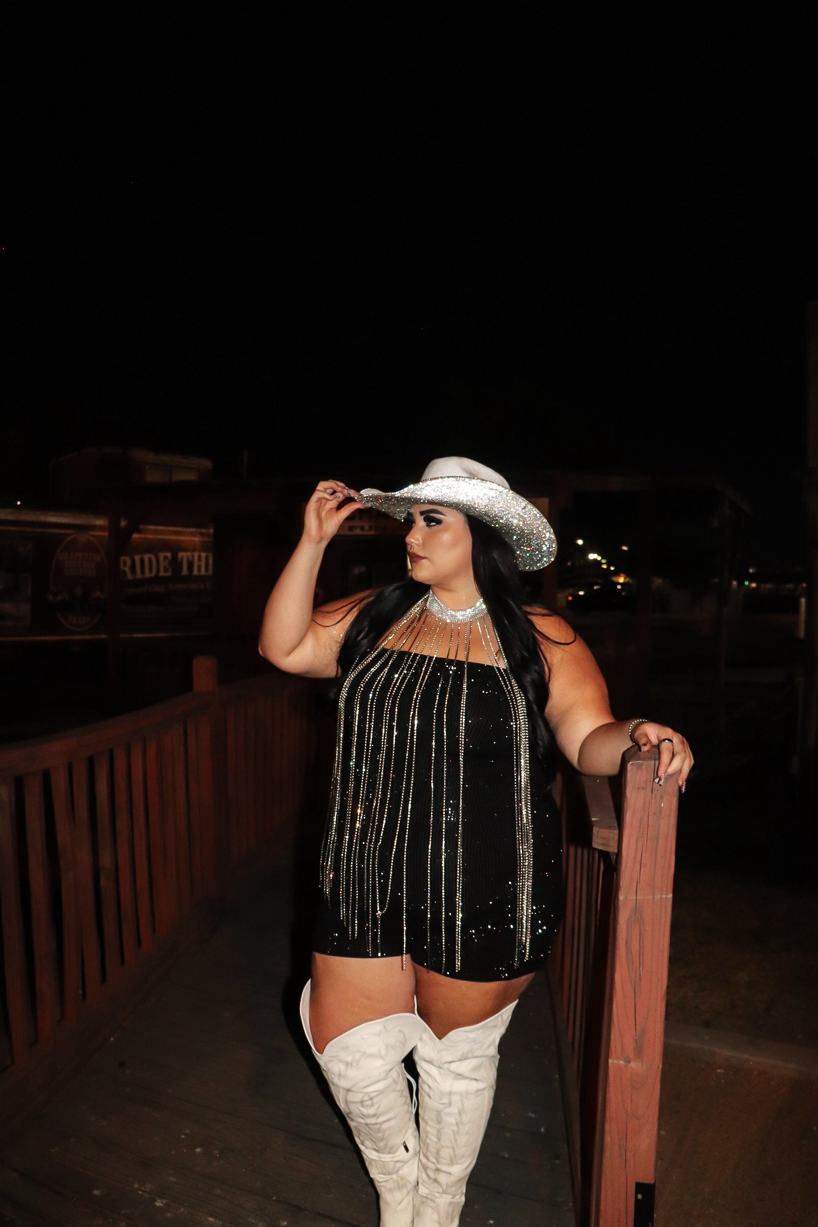 Rhinestone fringe collar